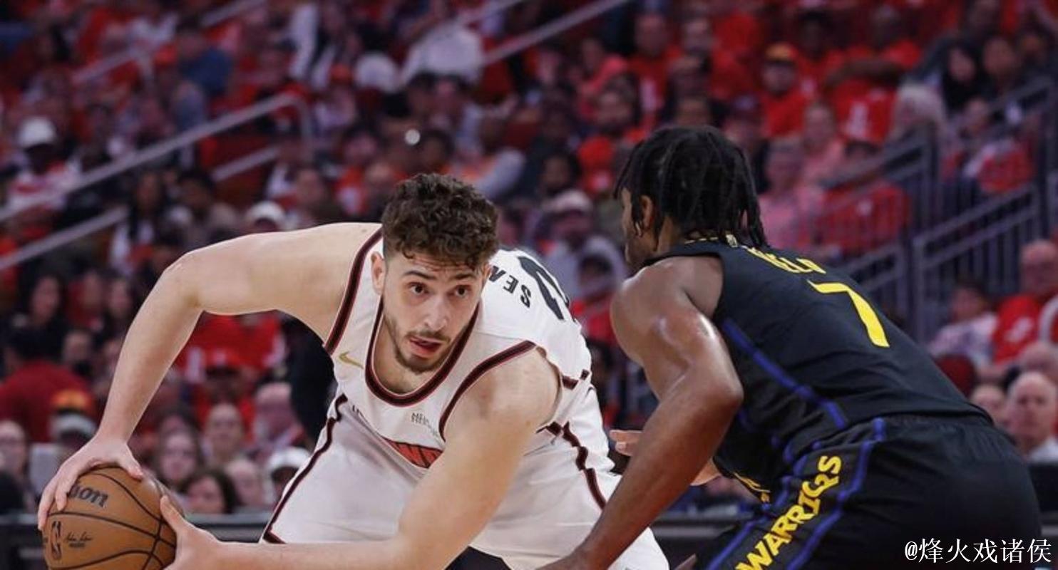 申京错位背打勾手打进，火箭反超1分比赛剩余2.3秒