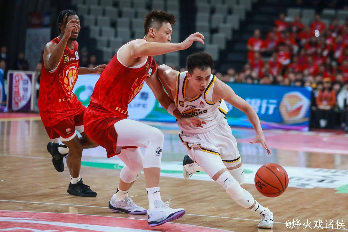 赵继伟13+7辽宁险胜天津 浙江6人上双胜上海